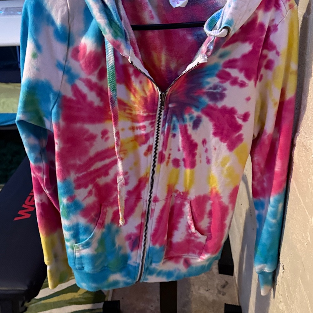 🌞No Boundaries tie dyed hoodie